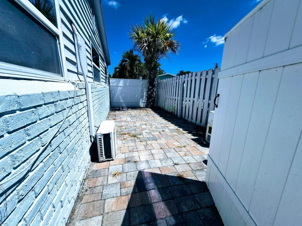 2793 SHAWNEE ROAD #B West Palm Beach, FL 33406