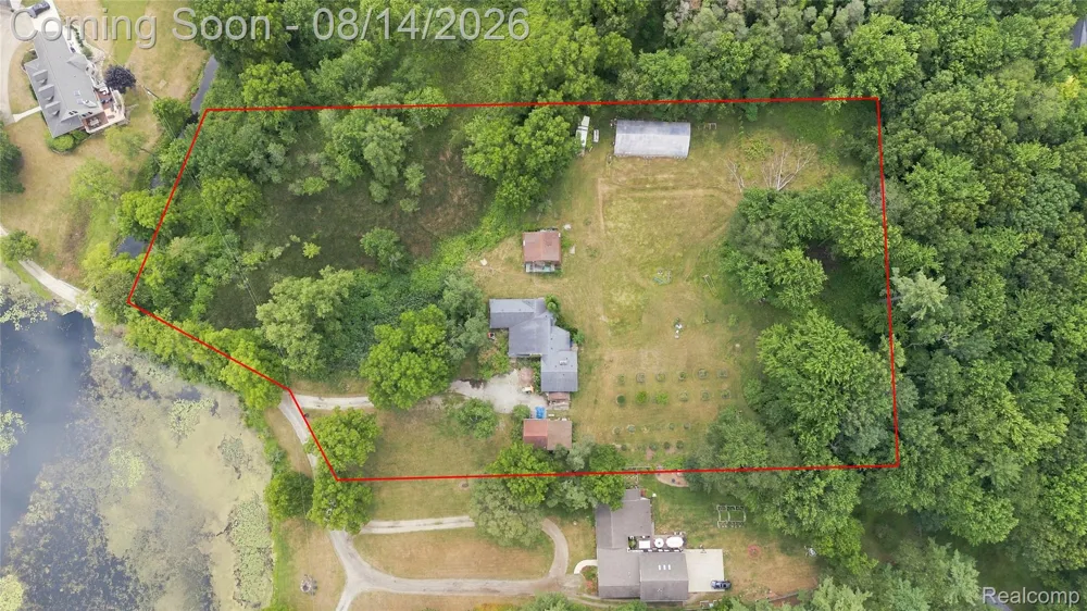 301 Willow Lane Orion Charter Township, MI 48362