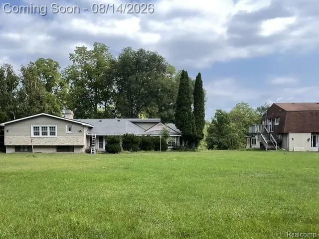 301 Willow Lane Orion Charter Township, MI 48362
