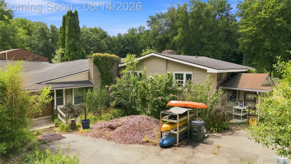 301 Willow Lane Orion Charter Township, MI 48362