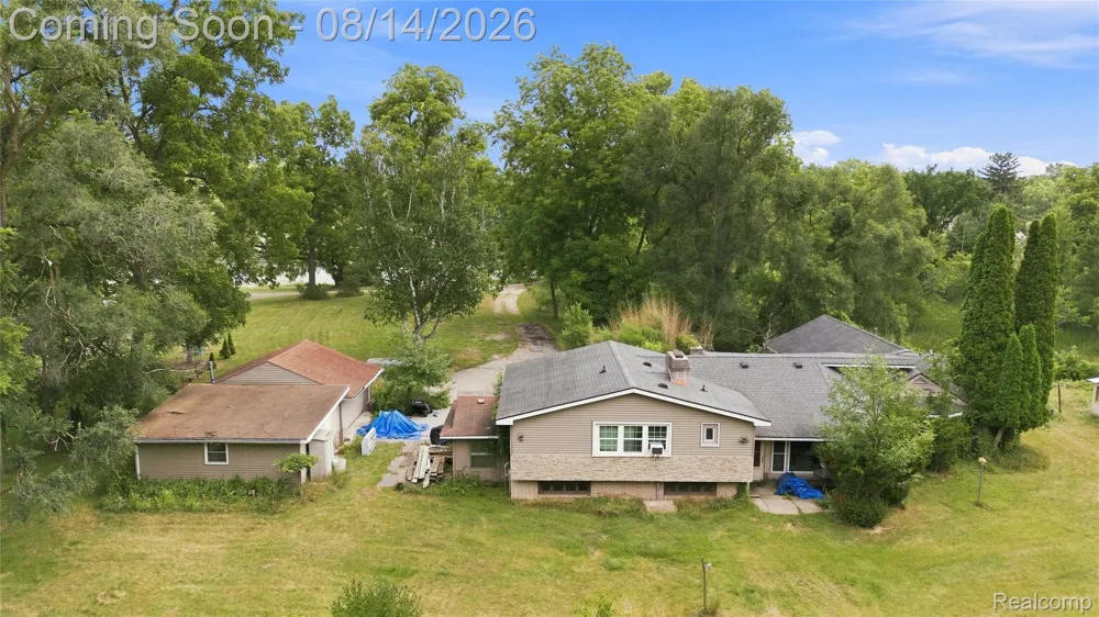 301 Willow Lane Orion Charter Township, MI 48362