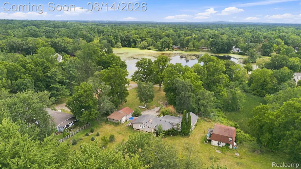 301 Willow Lane Orion Charter Township, MI 48362