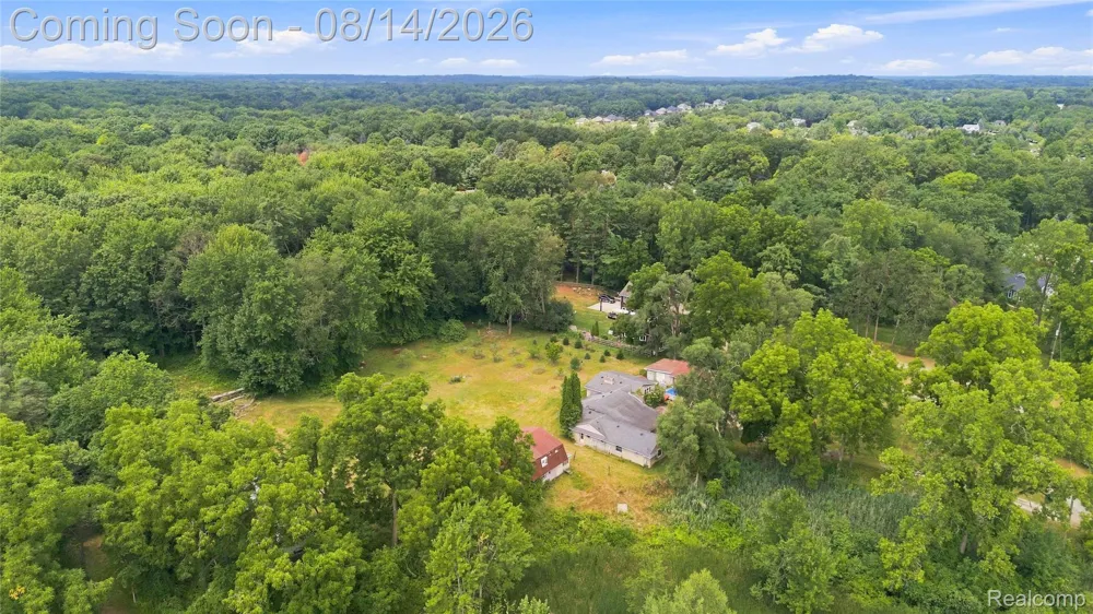 301 Willow Lane Orion Charter Township, MI 48362