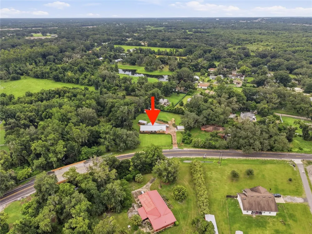 3704 THONOTOSASSA ROAD Plant City, FL 33565