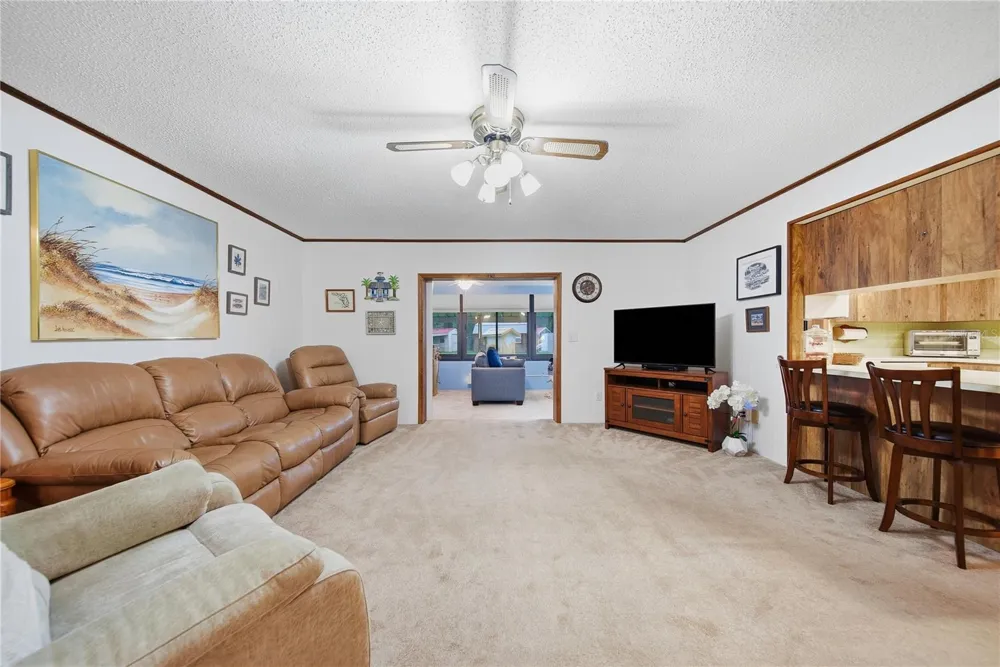 3704 THONOTOSASSA ROAD Plant City, FL 33565