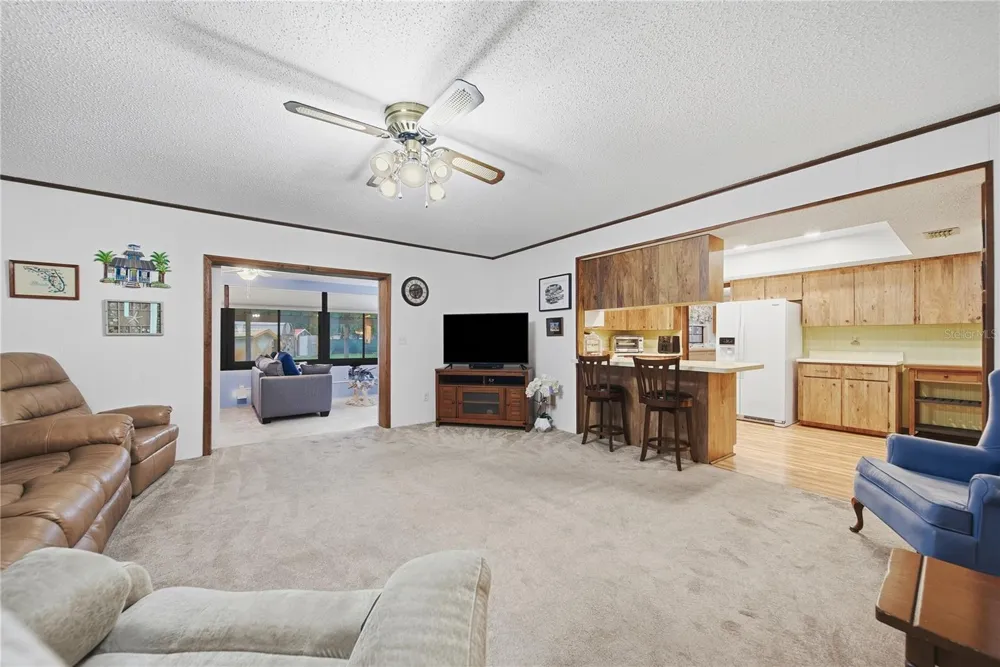 3704 THONOTOSASSA ROAD Plant City, FL 33565