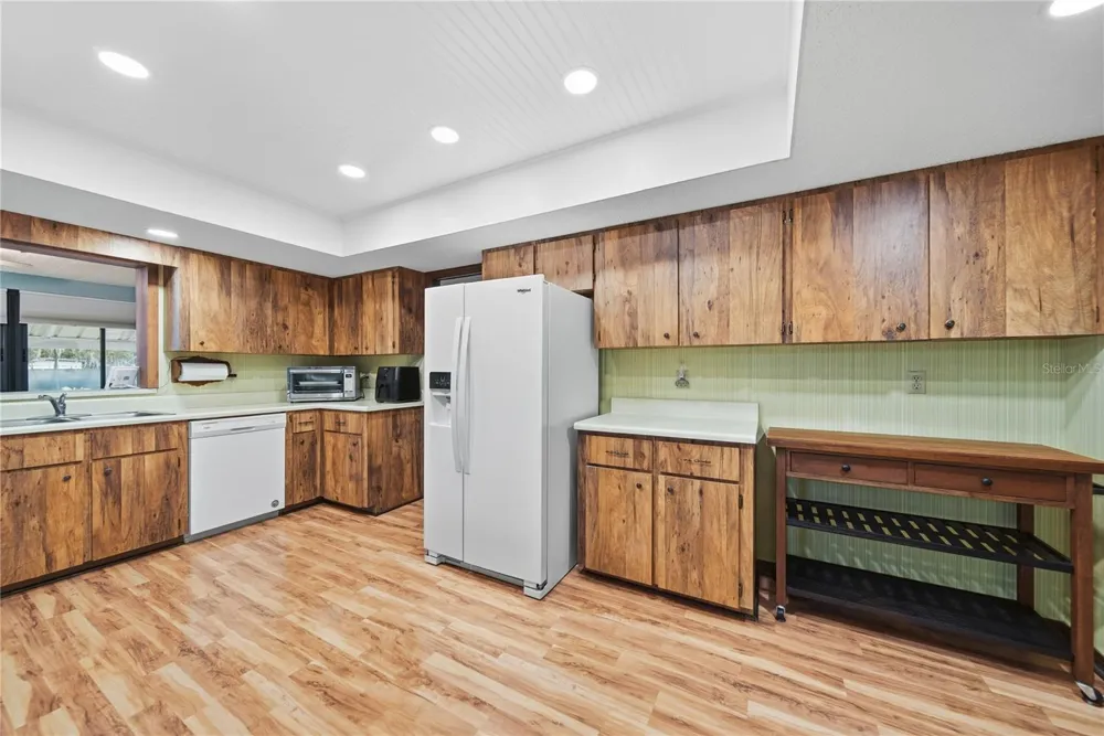 3704 THONOTOSASSA ROAD Plant City, FL 33565