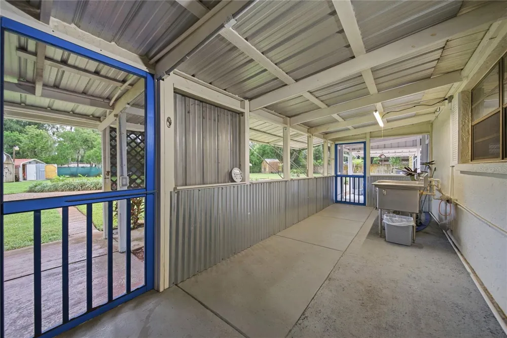 3704 THONOTOSASSA ROAD Plant City, FL 33565