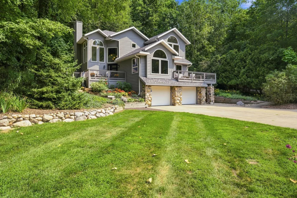 677 Tuttle Road Baroda, MI 49101