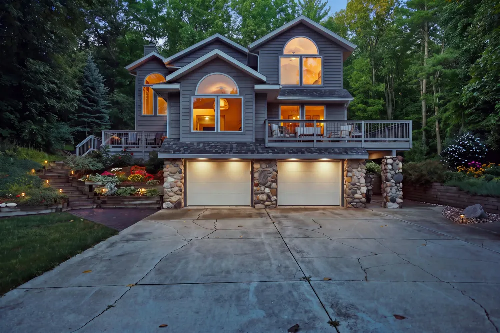 677 Tuttle Road Baroda, MI 49101