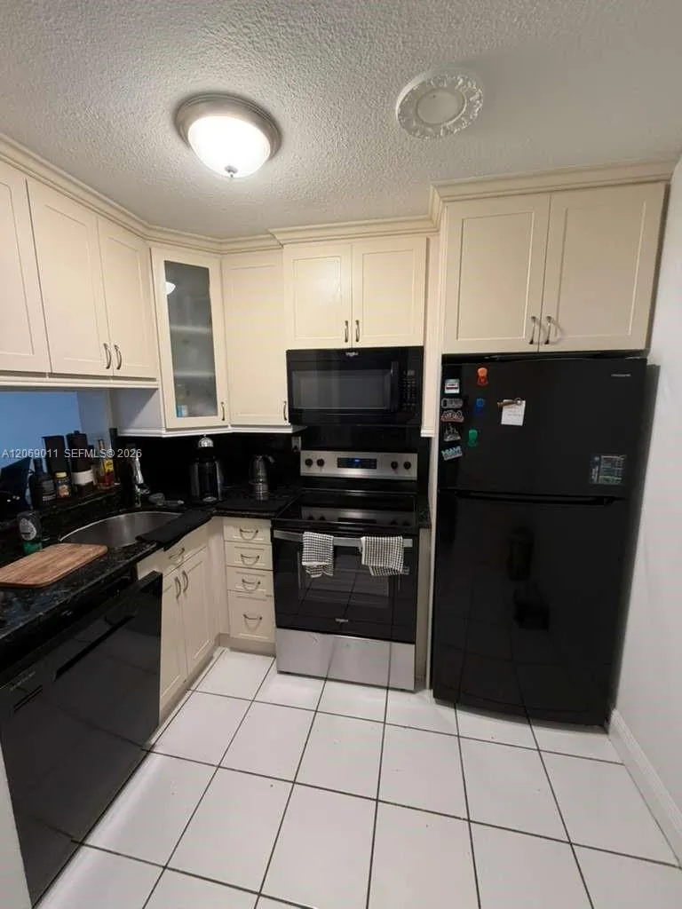 488 NW 165th St Rd #B-614 Miami, FL 33169