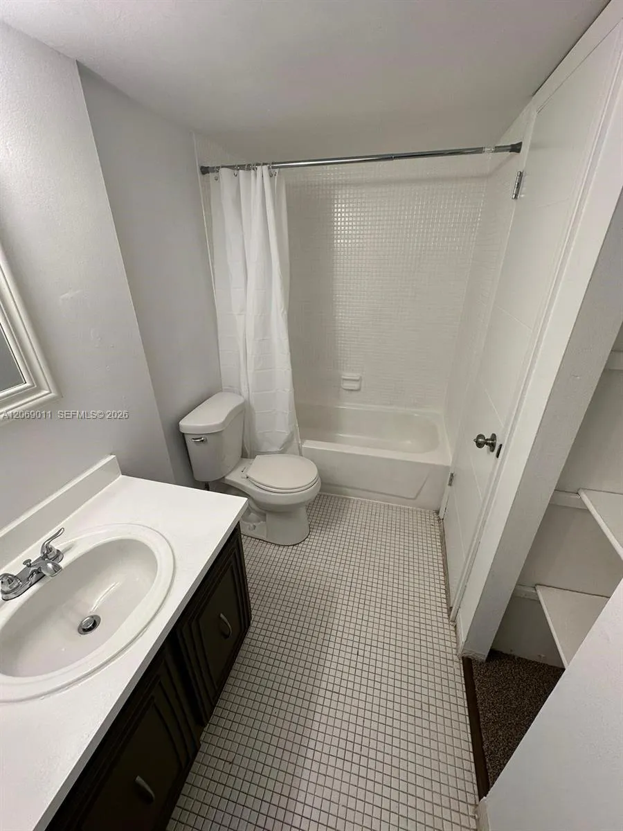488 NW 165th St Rd #B-614 Miami, FL 33169