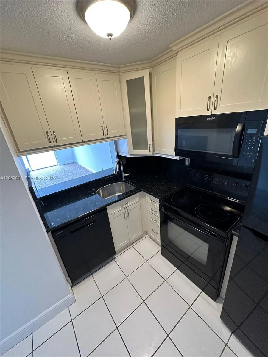488 NW 165th St Rd #B-614 Miami, FL 33169