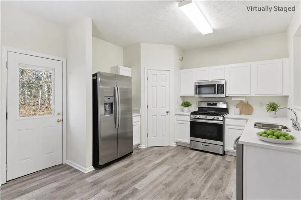 2913 Greyhawk Lane Cumming, GA 30040