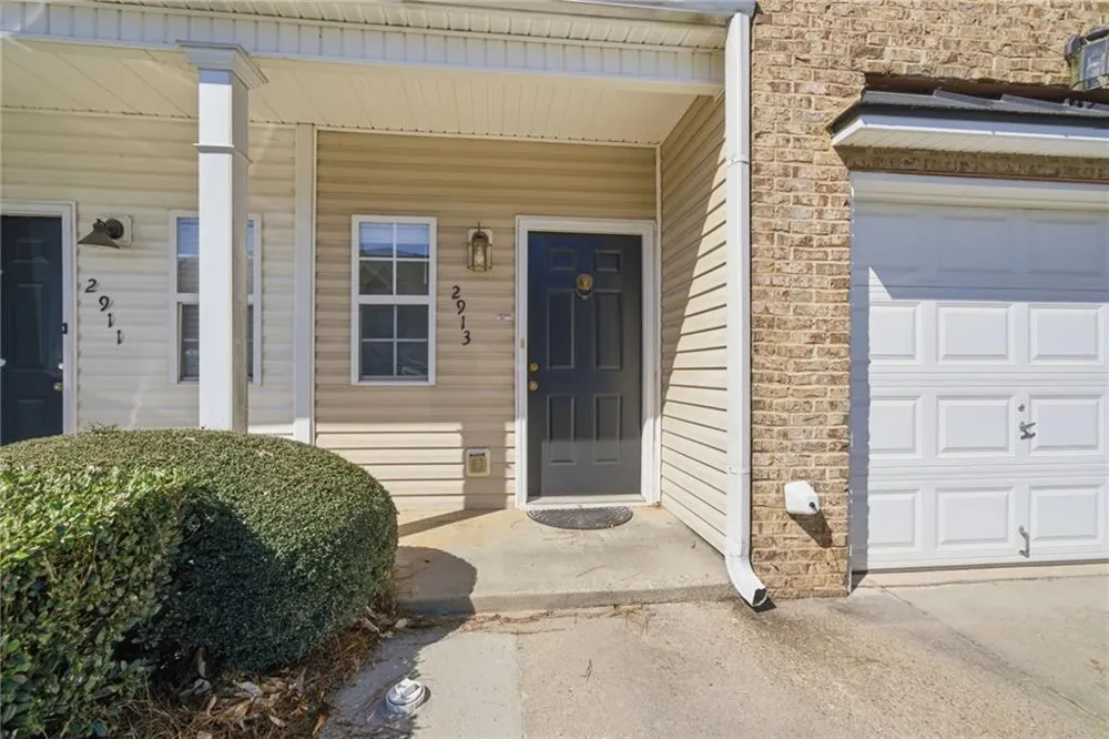 2913 Greyhawk Lane Cumming, GA 30040