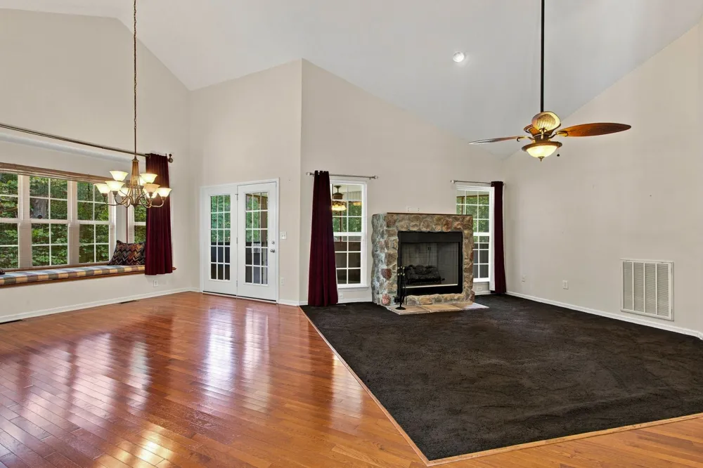 1501 Rebecca Dr Chapel Hill, TN 37034