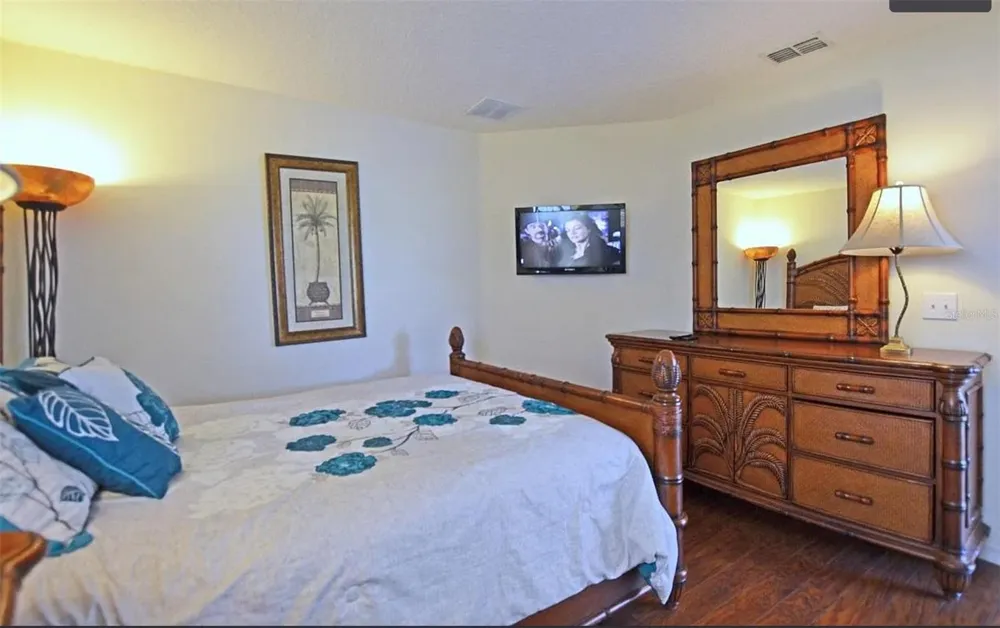8646 LA ISLA DRIVE Kissimmee, FL 34747