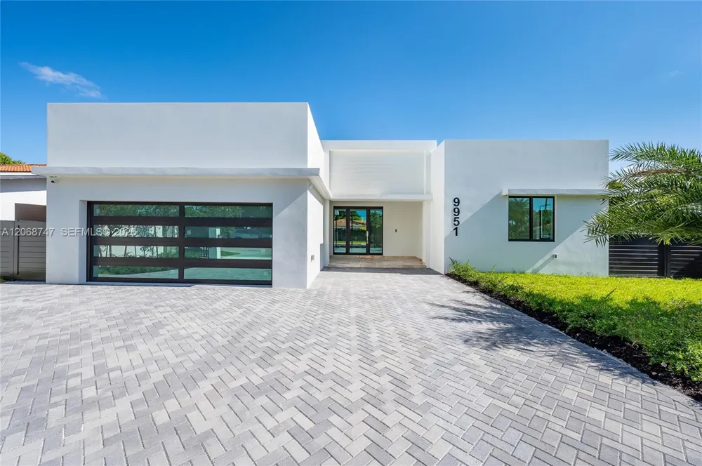 9951 SW 41st Ter Miami, FL 33165
