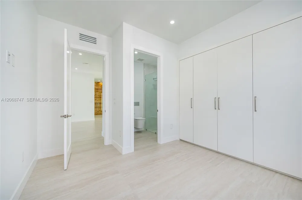 9951 SW 41st Ter Miami, FL 33165
