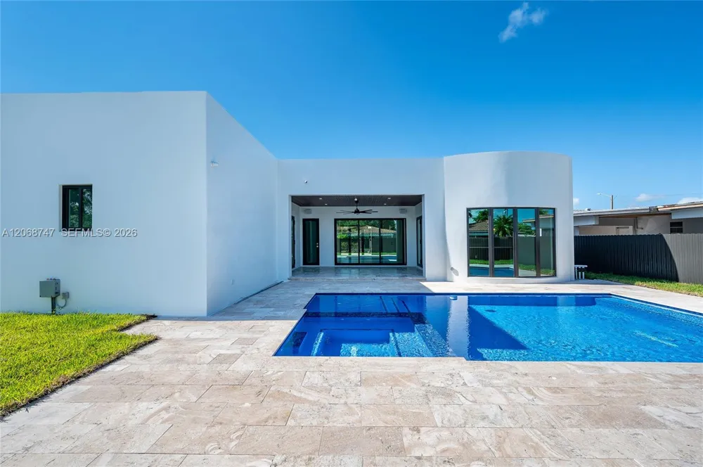 9951 SW 41st Ter Miami, FL 33165