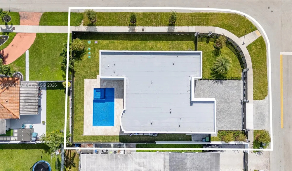 9951 SW 41st Ter Miami, FL 33165