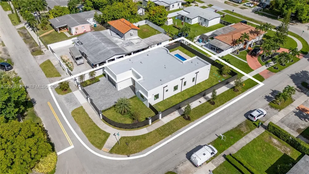 9951 SW 41st Ter Miami, FL 33165
