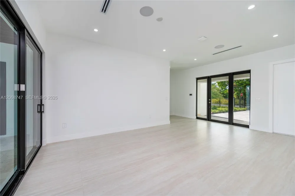 9951 SW 41st Ter Miami, FL 33165