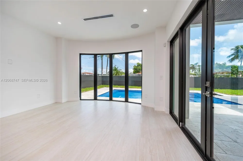 9951 SW 41st Ter Miami, FL 33165
