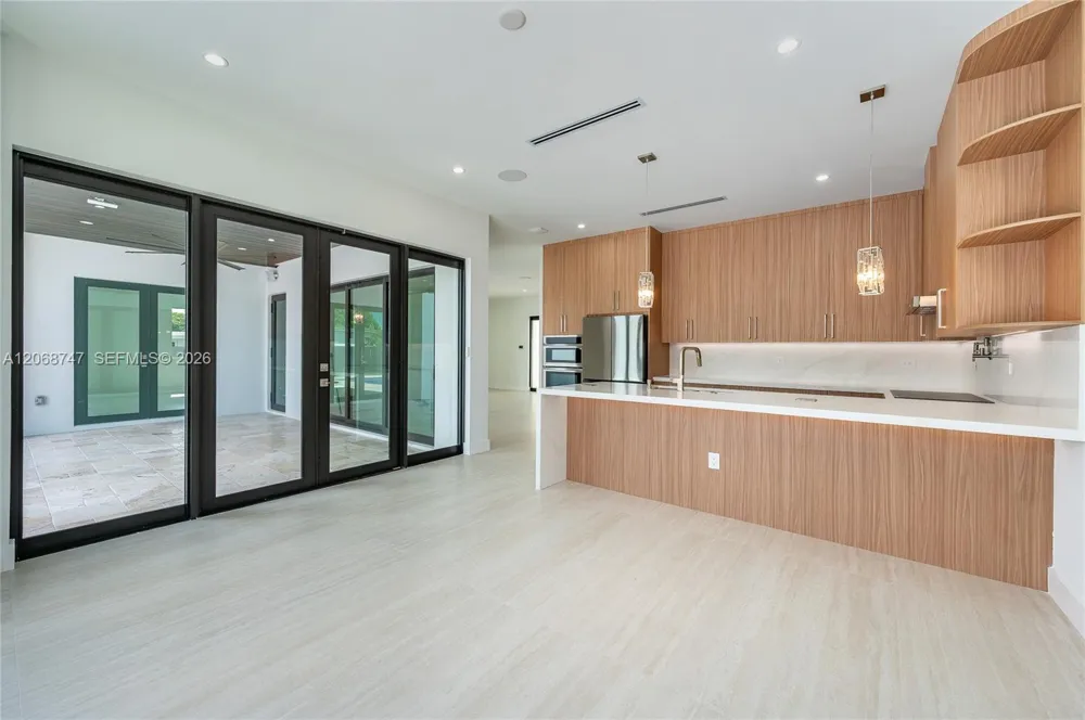 9951 SW 41st Ter Miami, FL 33165