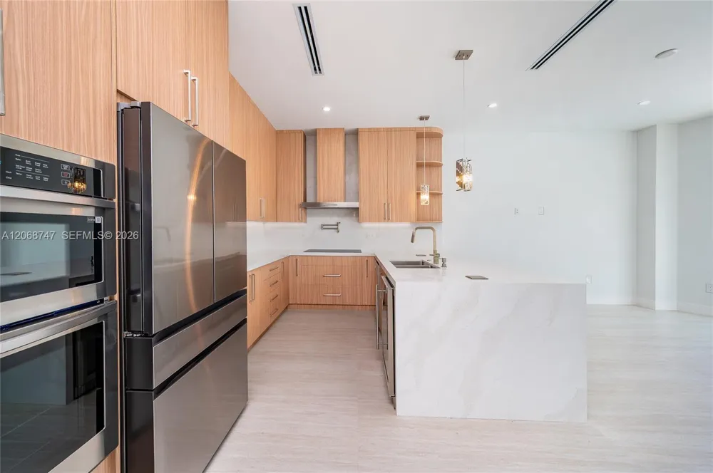 9951 SW 41st Ter Miami, FL 33165