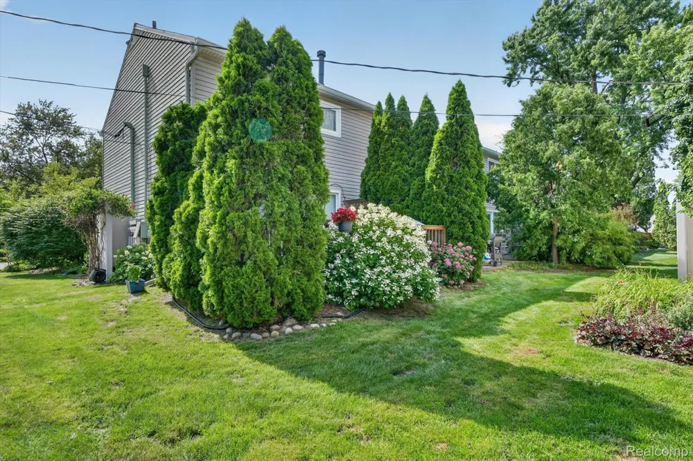 761 Kirts Boulevard Troy City, MI 48084