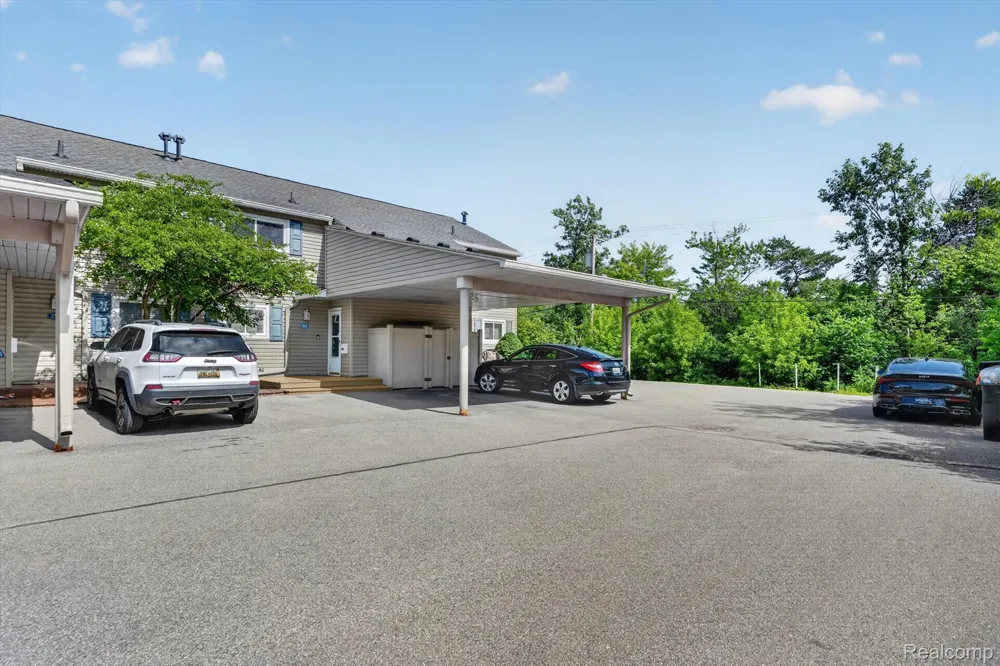 761 Kirts Boulevard Troy City, MI 48084