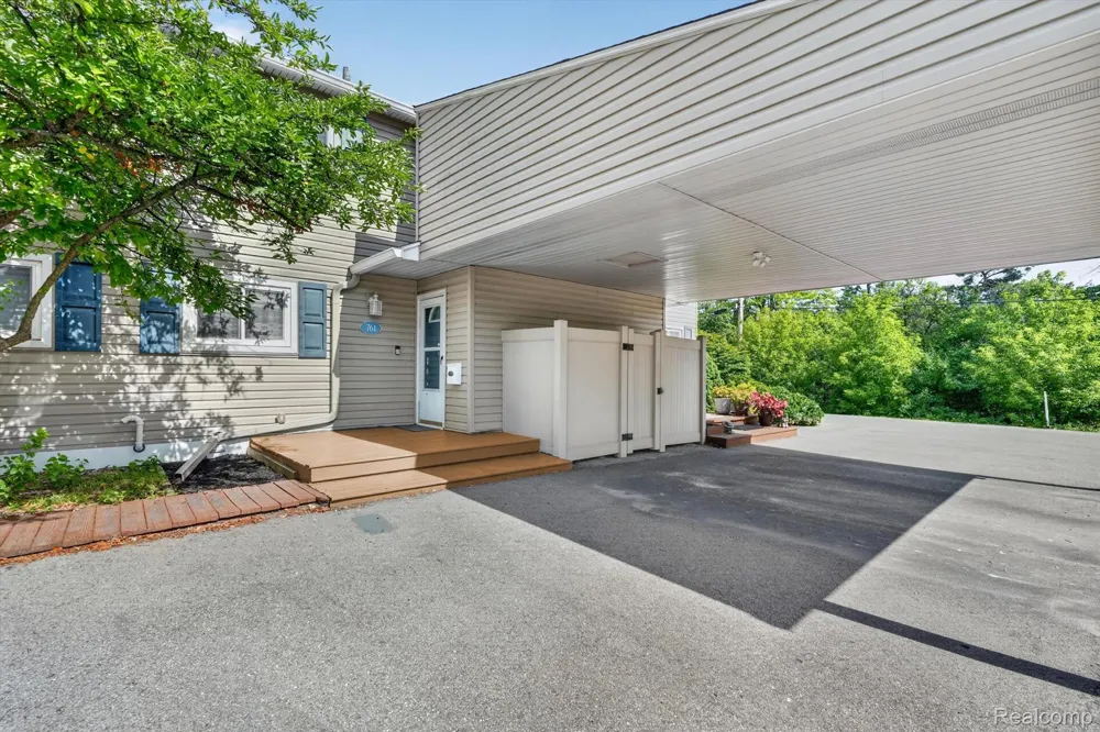 761 Kirts Boulevard Troy City, MI 48084
