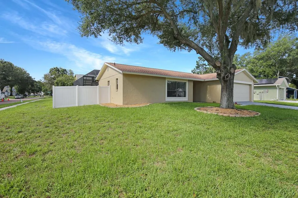 423 VAN REED MANOR DRIVE Brandon, FL 33511