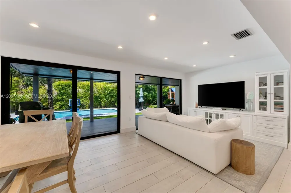 7790 SW 53rd Avenue Miami, FL 33143