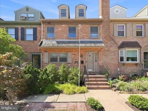 2110 FAIRFIELD PLACE