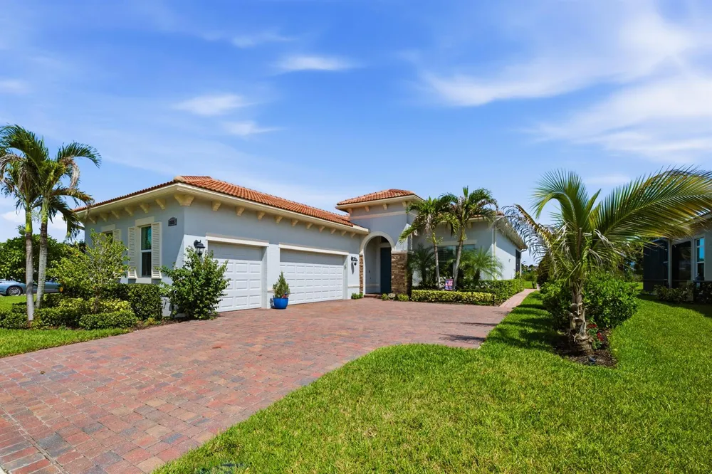 8635 SW Carrara Way Port St. Lucie, FL 34987