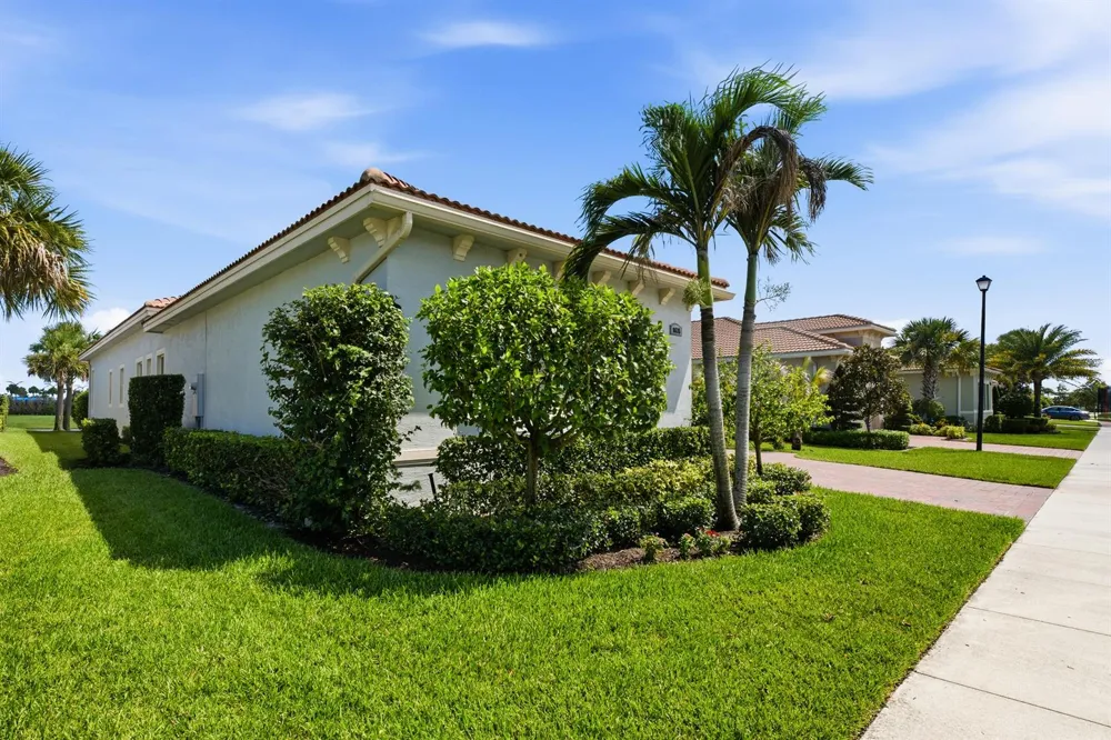 8635 SW Carrara Way Port St. Lucie, FL 34987