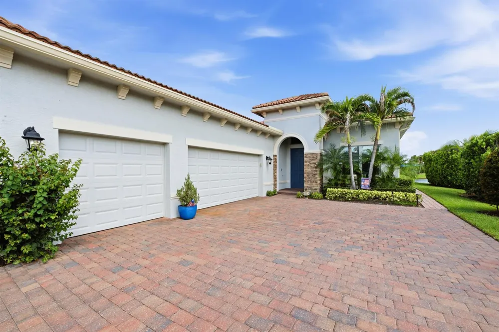 8635 SW Carrara Way Port St. Lucie, FL 34987
