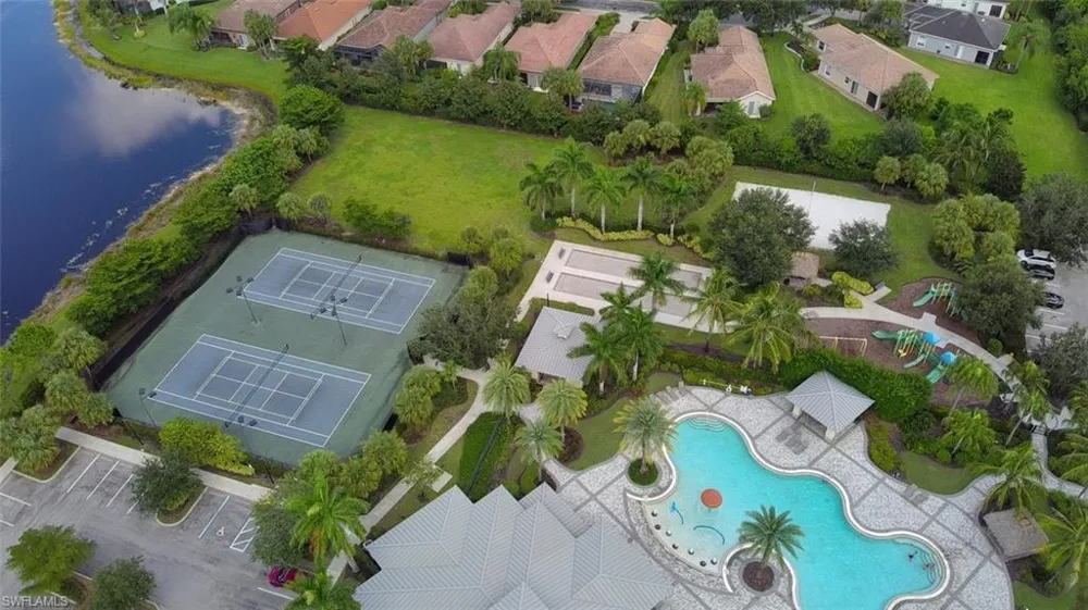 2744 Blossom Way Naples, FL 34120