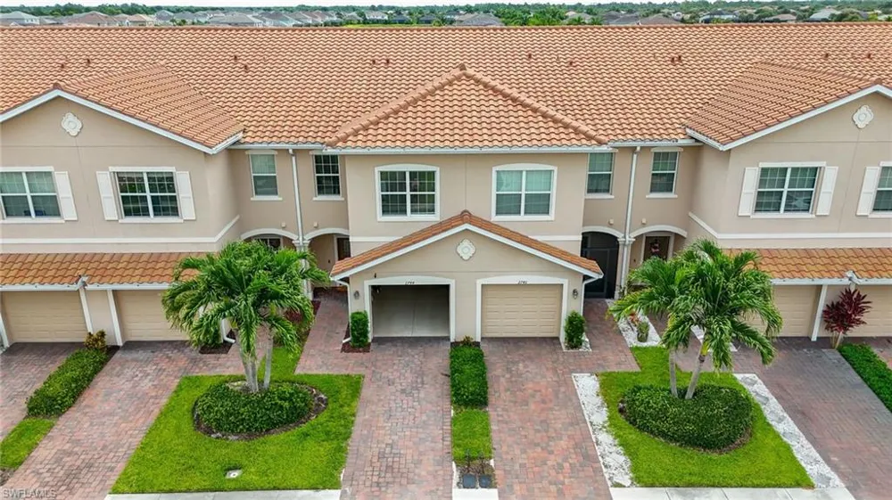 2744 Blossom Way Naples, FL 34120
