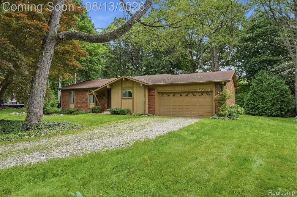 2742 Parkway Place Hartland Township, MI 48353