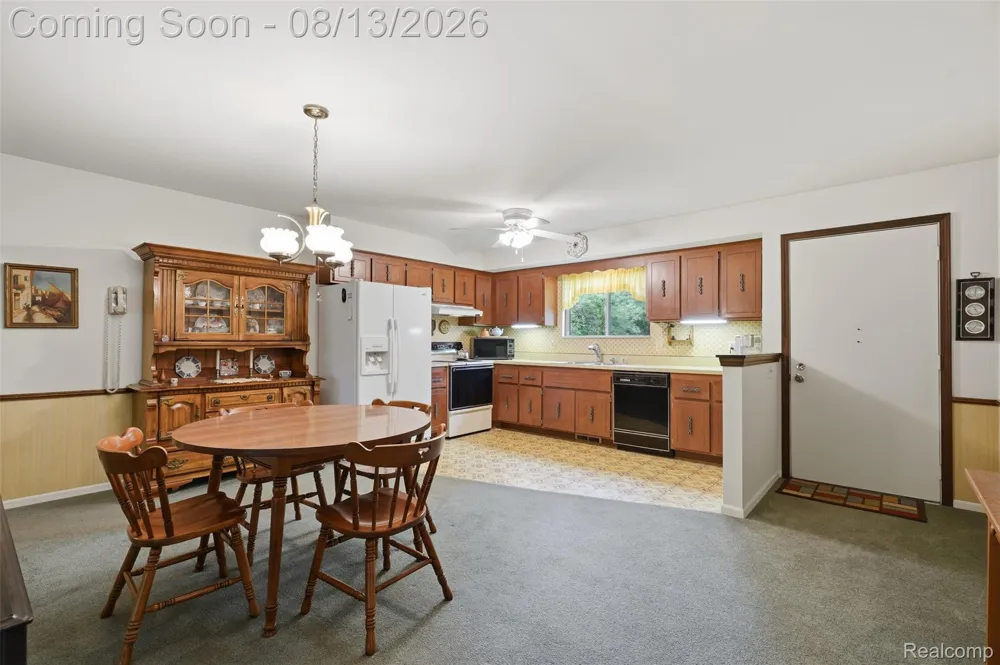 2742 Parkway Place Hartland Township, MI 48353