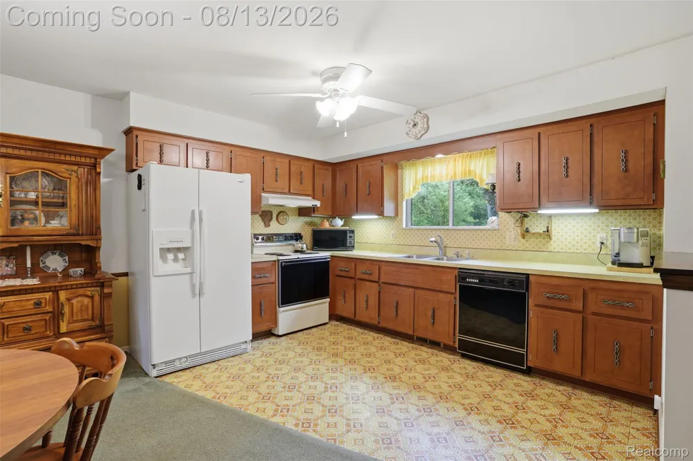 2742 Parkway Place Hartland Township, MI 48353