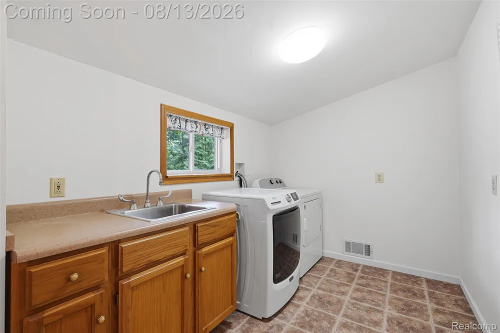 2742 Parkway Place Hartland Township, MI 48353