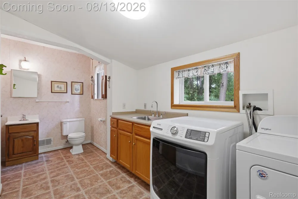 2742 Parkway Place Hartland Township, MI 48353