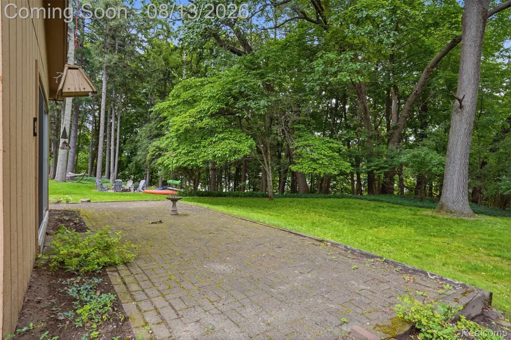 2742 Parkway Place Hartland Township, MI 48353