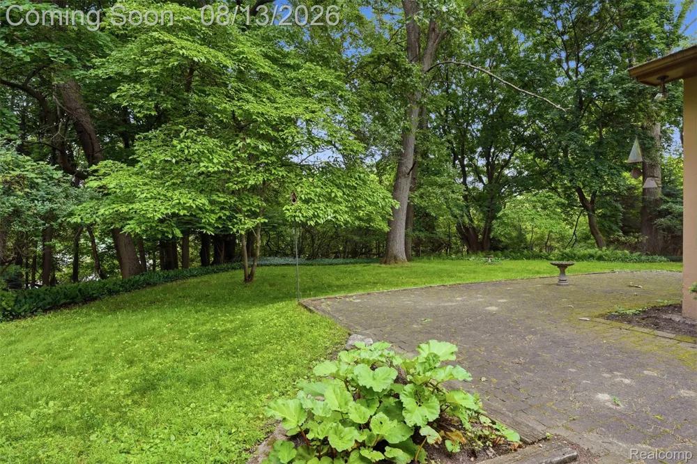 2742 Parkway Place Hartland Township, MI 48353