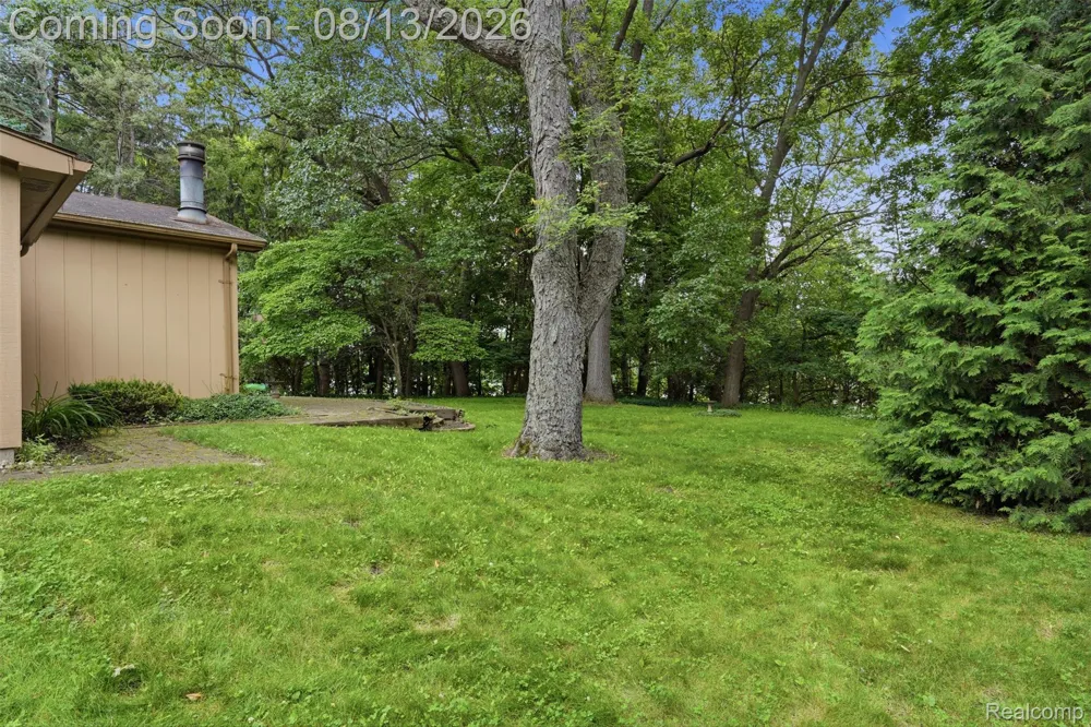 2742 Parkway Place Hartland Township, MI 48353