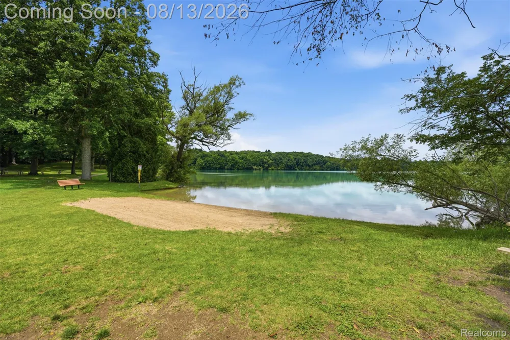 2742 Parkway Place Hartland Township, MI 48353